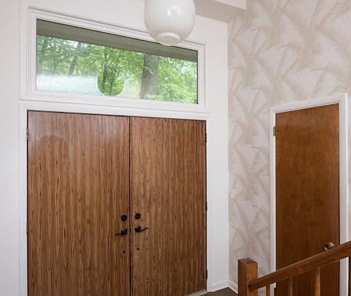 5th image of 87 Deepdale Dr