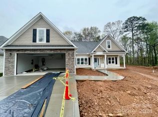 2109 6th St NW, Hickory, NC 28601