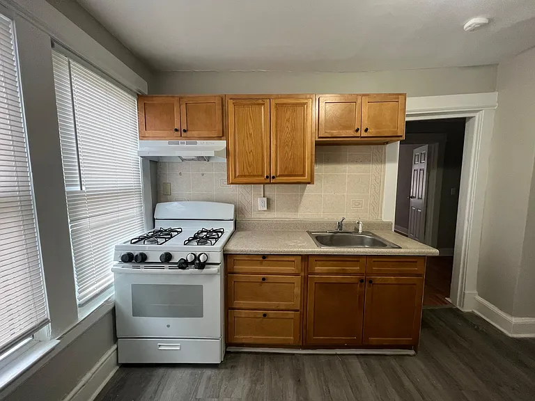 21 Sheffield Ave #3 — Photo 1
