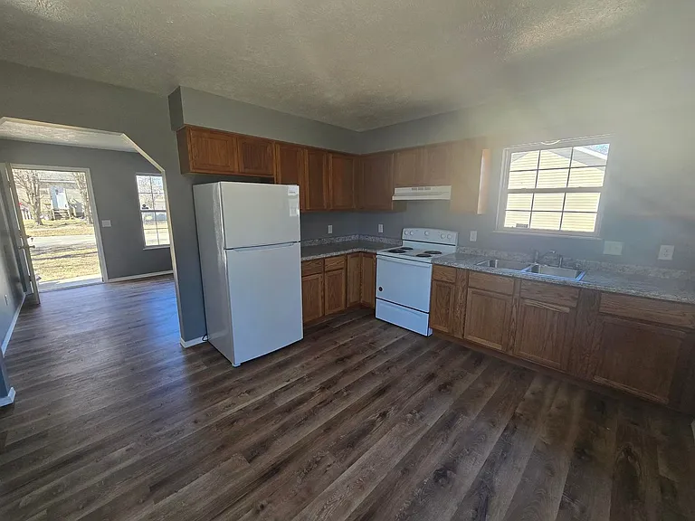 1108 S 11th St — Photo 3