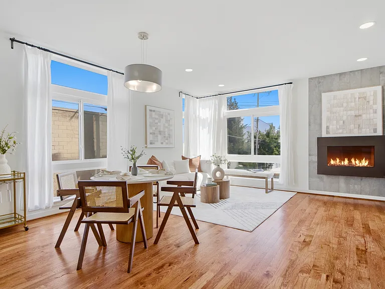 4106B Linden Ave N #B — Photo 2