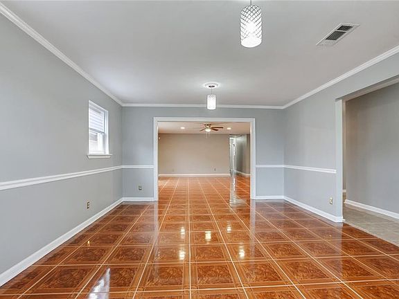 4th image of 4548 Chantilly Dr