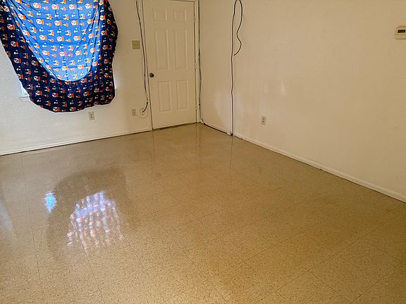 3rd image of 325 District Dr