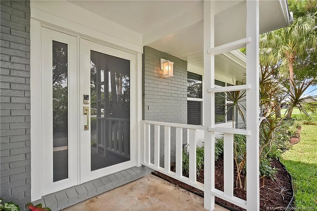 3 bed, 2.0 bath, 2214 sqft, $4,500 — Photo 2