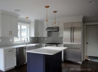 32-34 Wyvern Street #32, Roslindale, MA 02130