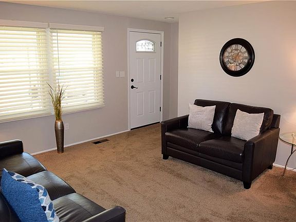 3rd image of 5637 Radcliffe Ave