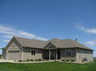 W4044 Kammes Dr, Belleville, WI 53508