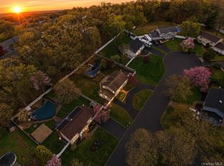 27 Millbury Lane, Setauket, NY 11720