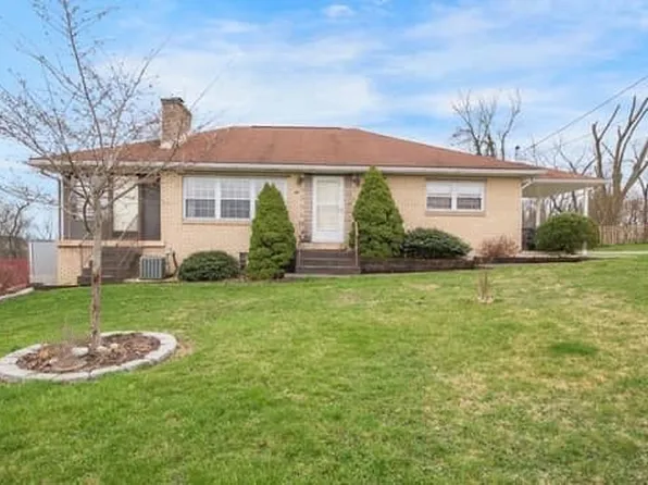 891 Northeast Dr, North Huntingdon, PA 15642