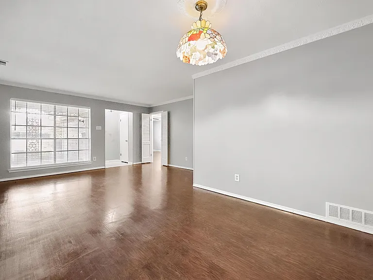 8351 Lullwater Dr — Photo 17
