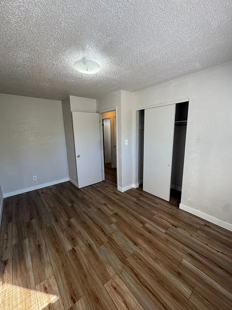 708 Beaufort Apartments - 2 Bedroom — Photo 3