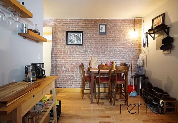 4th image of 559 Saint Johns Pl APT 3L