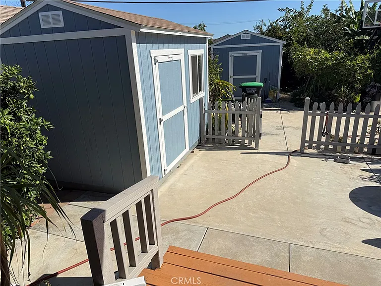 628 W Floral Dr — Photo 11
