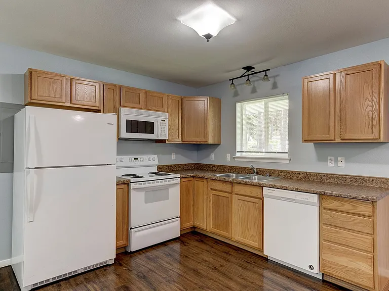 Recently Updated 2-bedroom Cottage — Photo 1