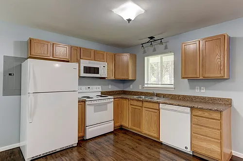 Recently Updated 2-bedroom Cottage Photo 1
