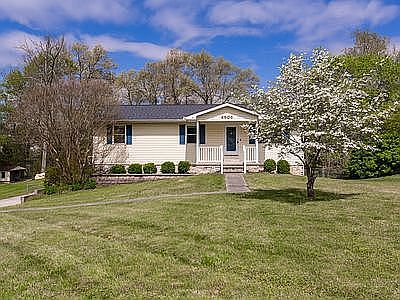 4th image of 6505 Trinity Dr