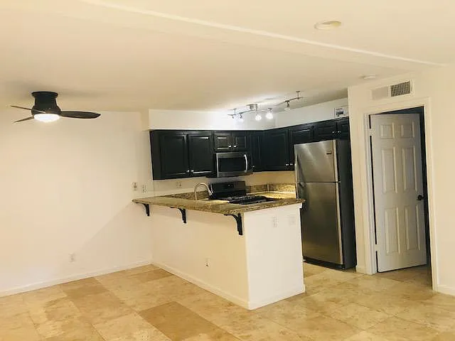 1 bed, 696 sqft, $2,888 — Photo 2