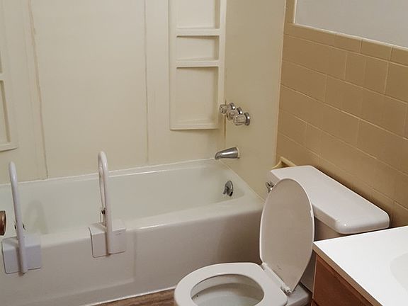 4th image of 1199 Lynn St APT 6