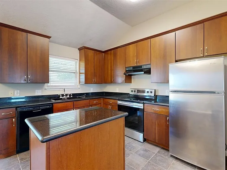 2301 White Wing Dr — Photo 4