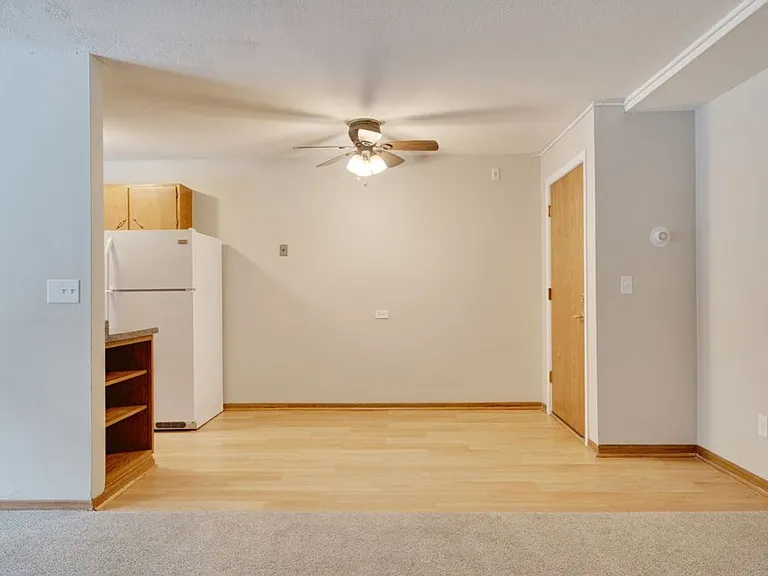 Moore Lake Apartments — Photo 44