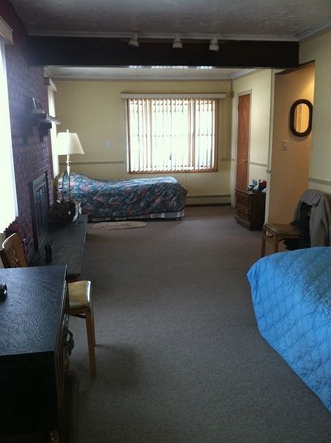 1st image of 250 Seaford Ave