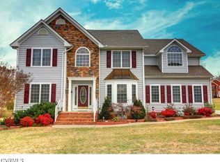 6118 Shady Woods Ln, Mechanicsville, VA 23111