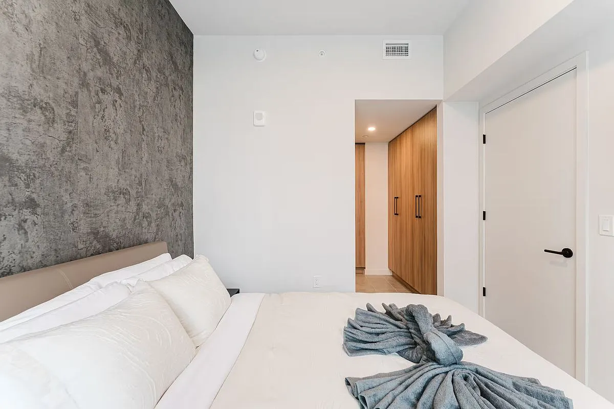 1 bed, 2.0 bath, 597 sqft, $3,600 — Photo 3