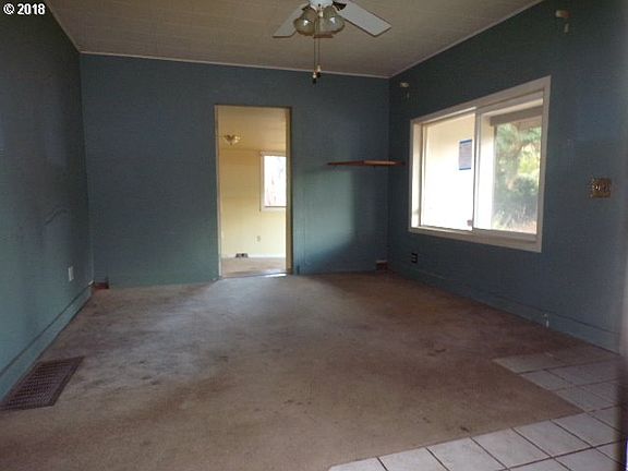 4th image of 3638 SE Olsen St