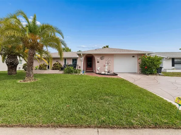 9252 Glen Moor Ln, Port Richey, FL 34668