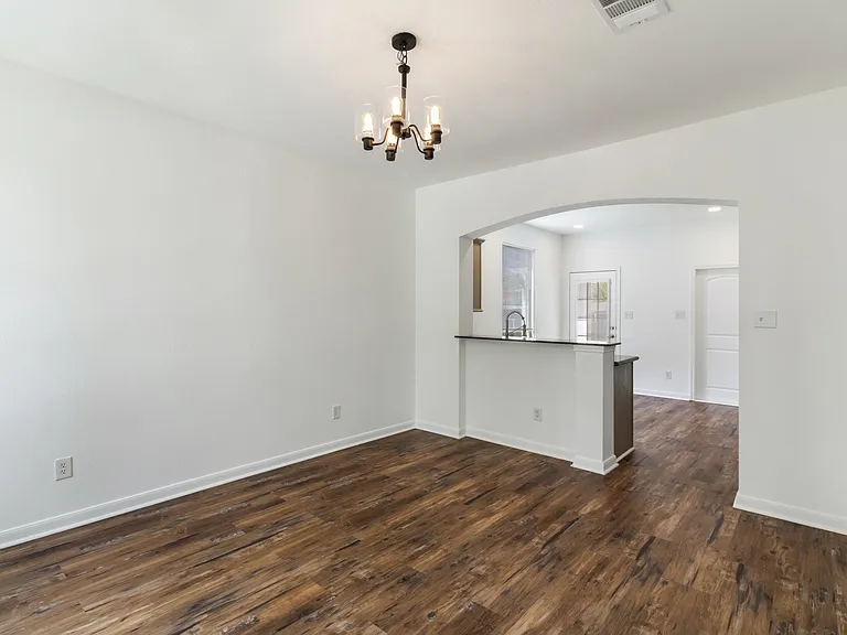 2023 Autumn Lake Dr — Photo 6