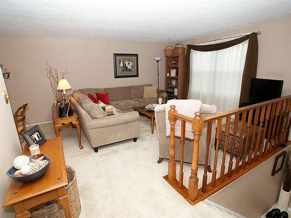 2nd image of 6929 Fallen Oaks Dr