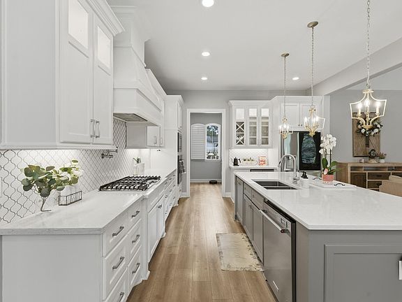 3rd image of 7106 Hampton Ct