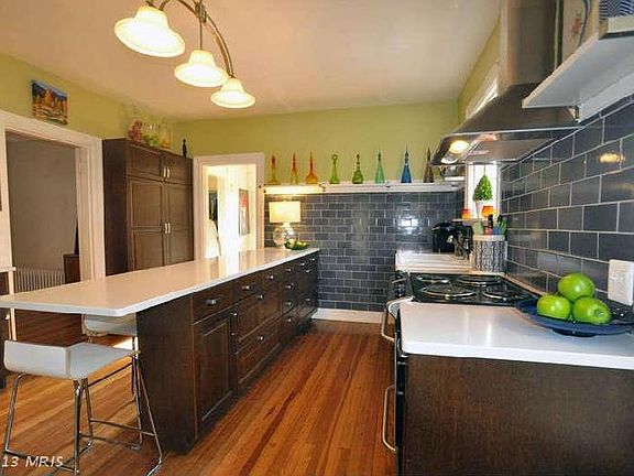 5th image of 531 Great Falls St