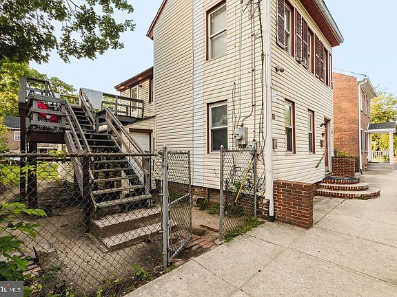 2nd image of 85 Union St