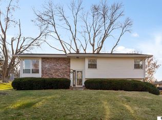 6410 Ponderosa Dr, Omaha, NE 68137