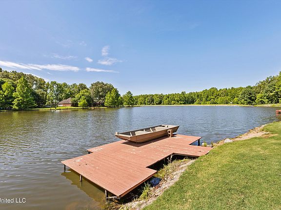 5th image of 2075 Wood Hill Dr