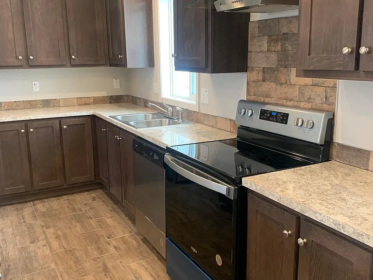 415 Patterson Ave — Photo 6