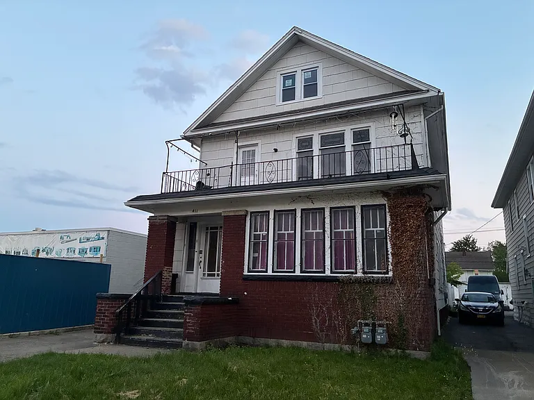 411 Minnesota Ave #2 — Photo 2