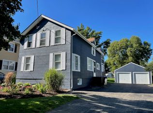 521 Peyton St #100, Geneva, IL 60134