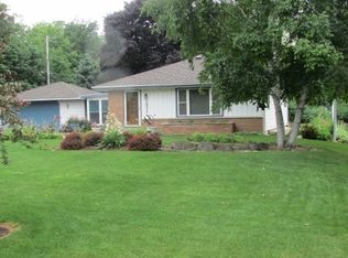 2855 S 132nd St, New Berlin, WI 53151