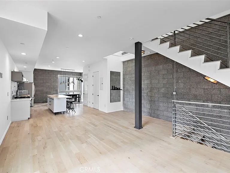 4151 Redwood Ave #106 — Photo 8