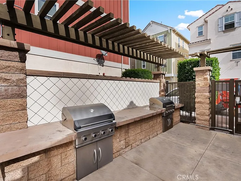 710 W Tribella Ct — Photo 31
