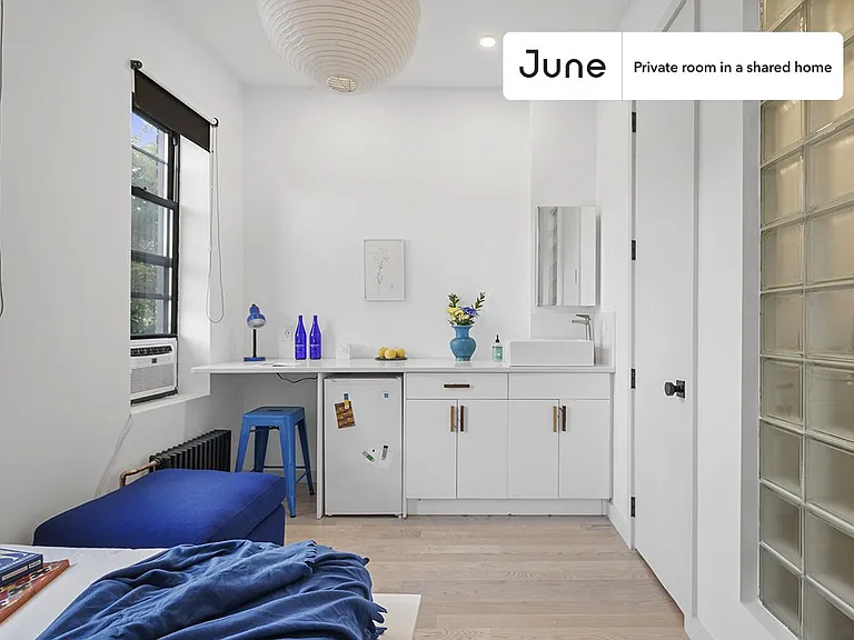 1716 Linden St #B — Photo 2