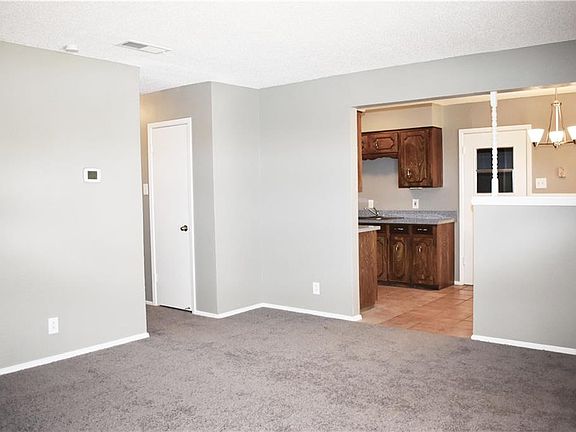 3rd image of 8338 Redonda St