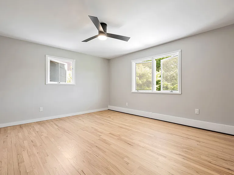 439 Summit St — Photo 25