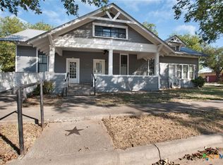 107 W 5th St, Lampasas, TX 76550