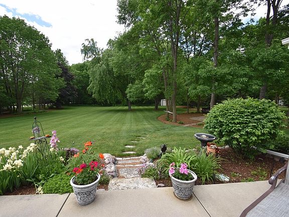 3rd image of W238N4523 Woods Edge Dr