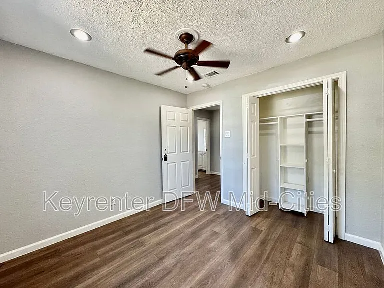 2801 Clearbrook Dr — Photo 13