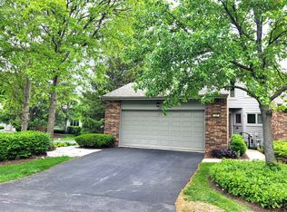 127 Commons Dr, Palos Park, IL 60464