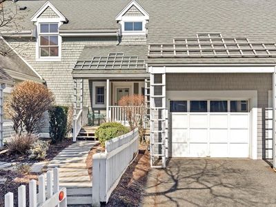 21 Rivers Edge Rd, Hull, MA, 02045